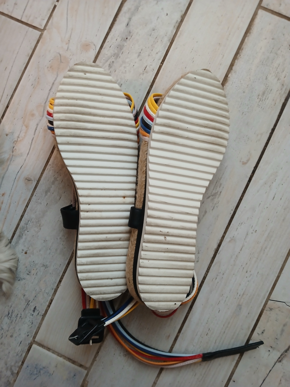 Multicolor Knotted Strap Sandals - Picture 4 of 4